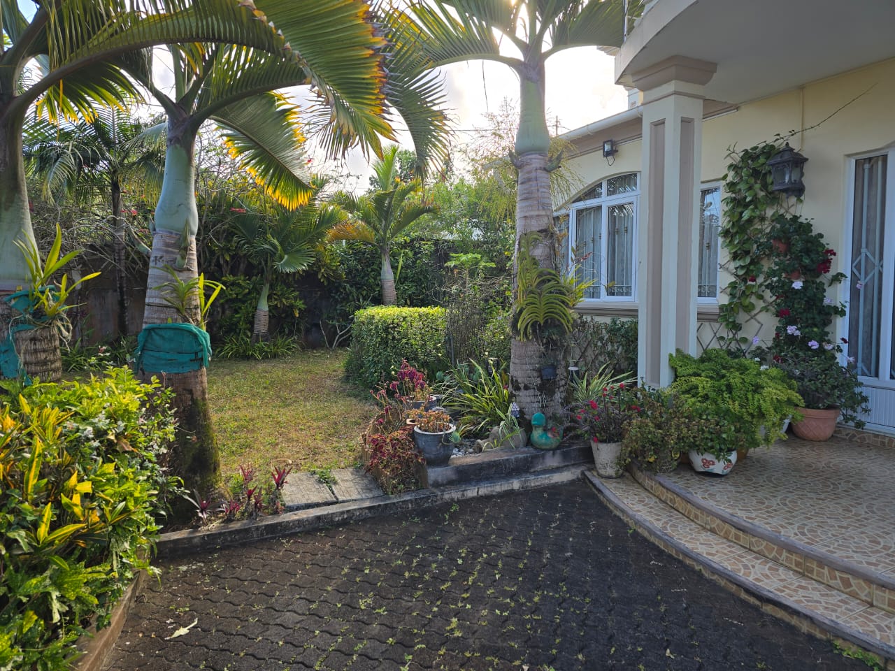 Spacious & Elegant Family Home🏡