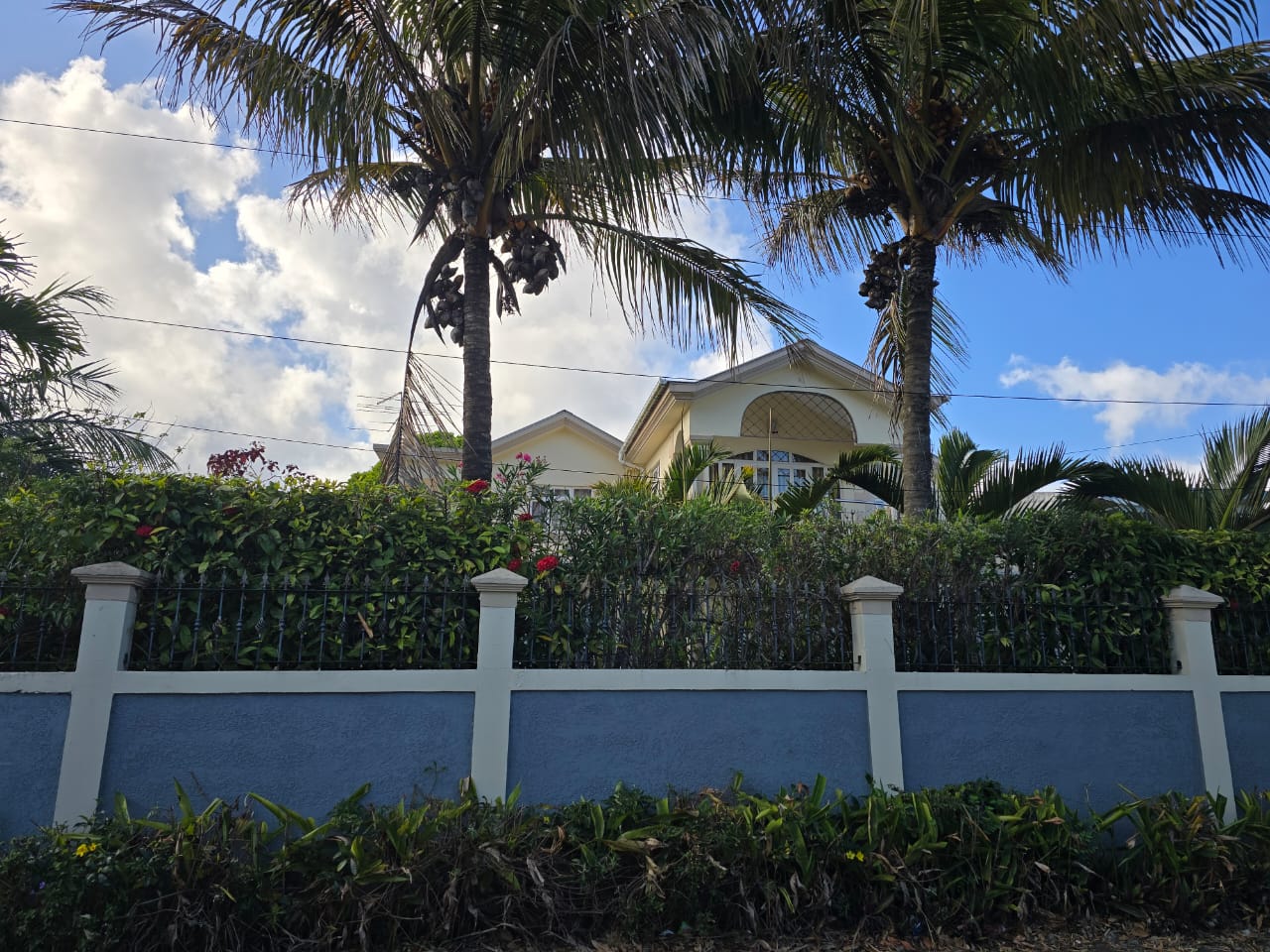 Spacious & Elegant Family Home🏡