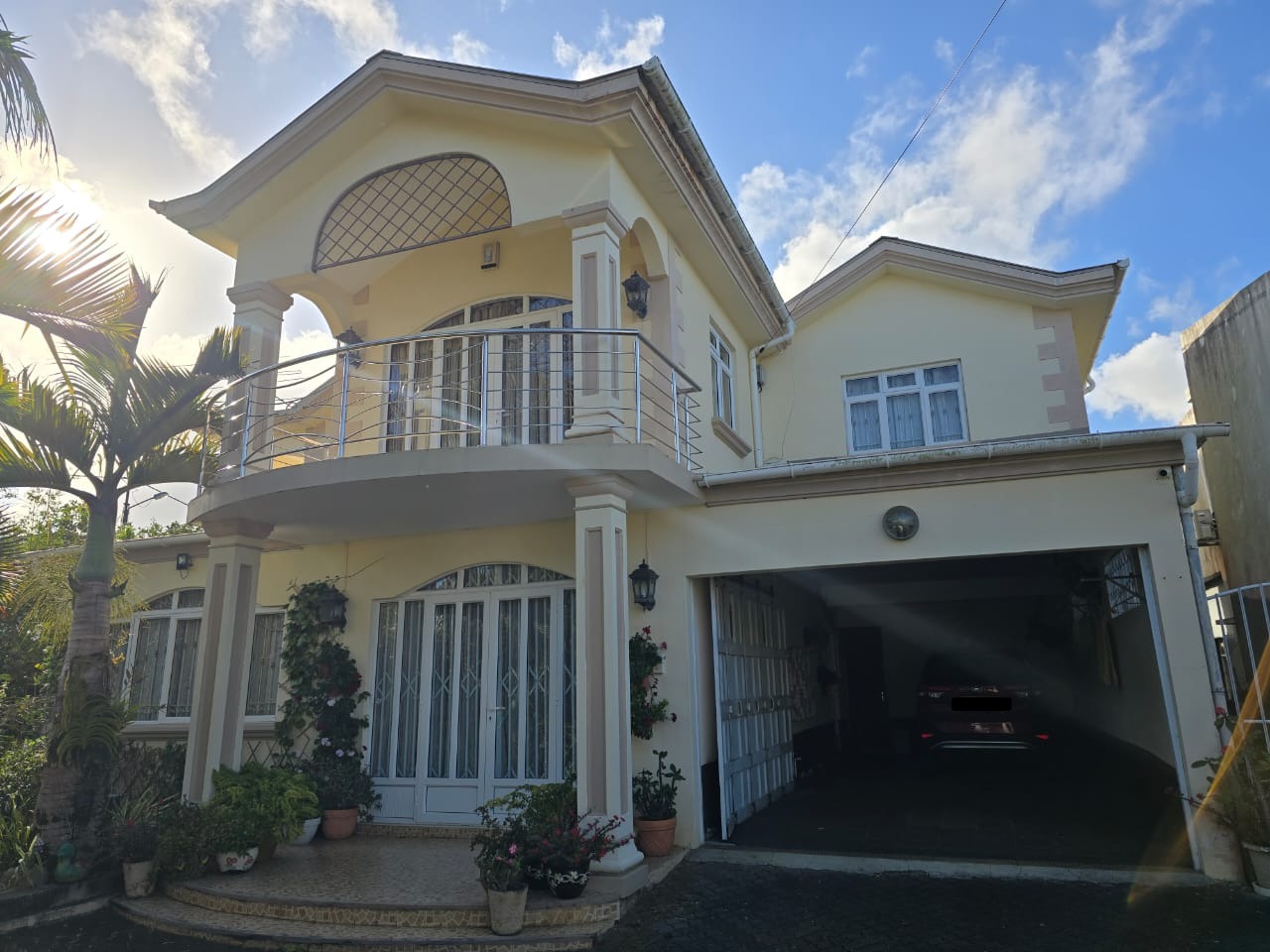 Spacious & Elegant Family Home🏡