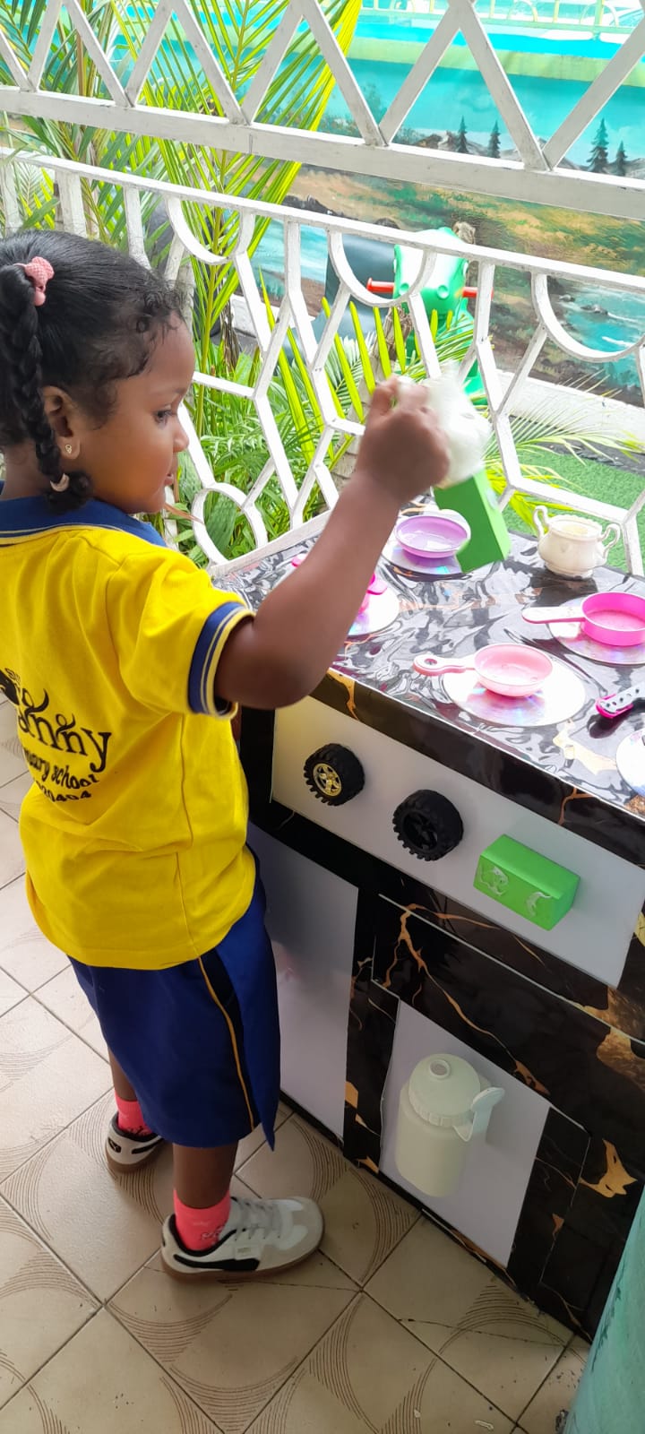 Super Nanny- Pre Primary School – Children enjoying their First Day