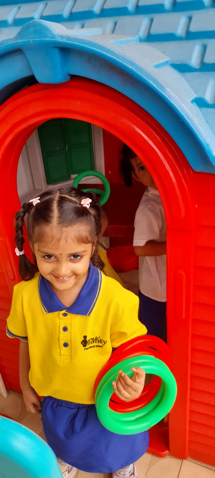 Super Nanny- Pre Primary School – Children enjoying their First Day