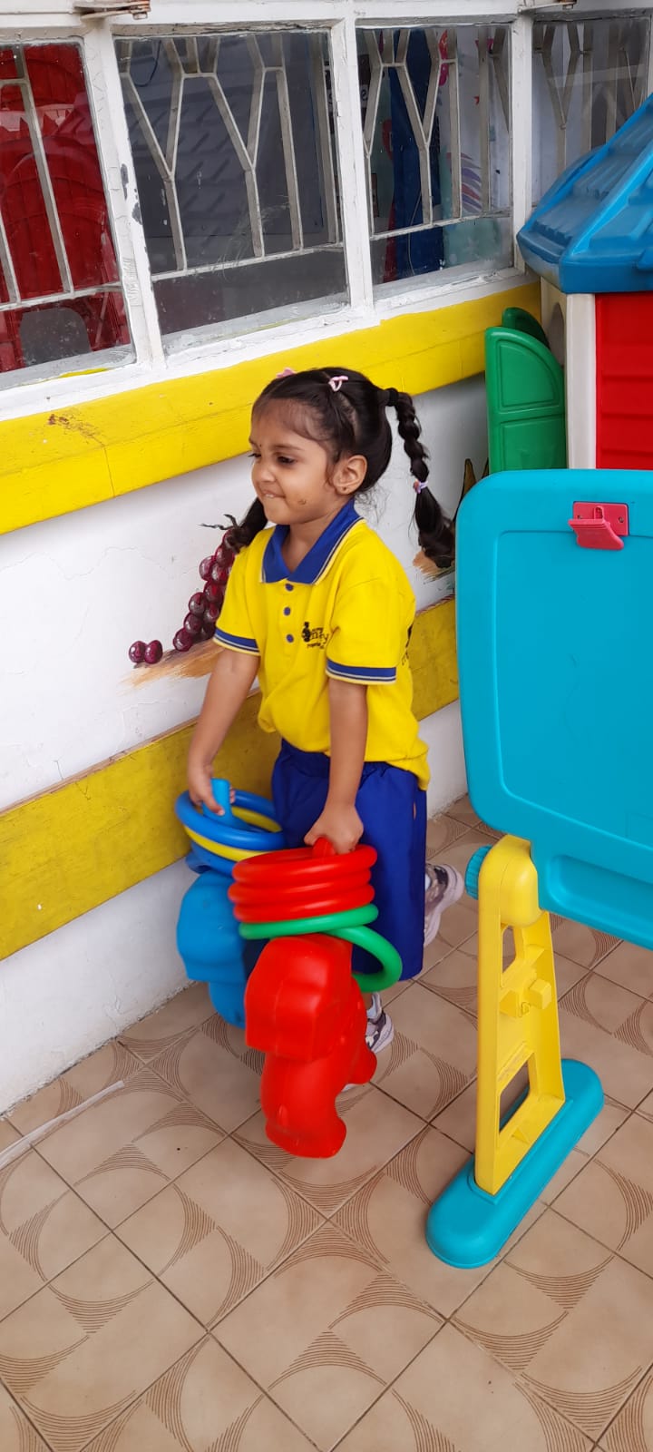 Super Nanny- Pre Primary School – Children enjoying their First Day