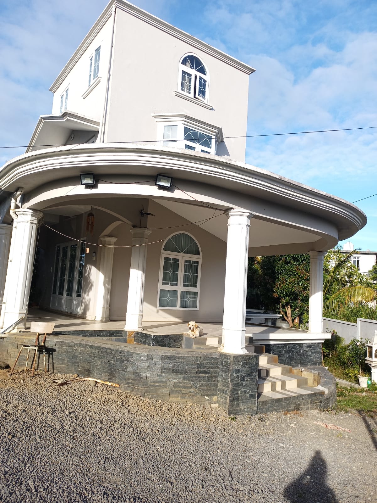 FAMILY HOME IN MESNIL, PHOENIX FOR SALE