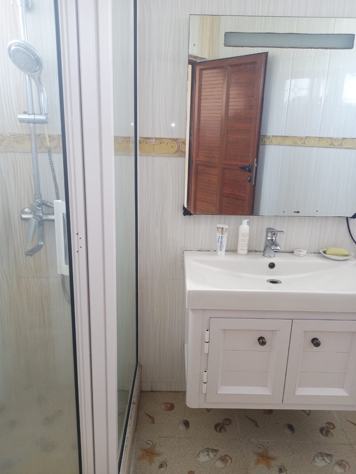 FAMILY HOME IN MESNIL, PHOENIX FOR SALE