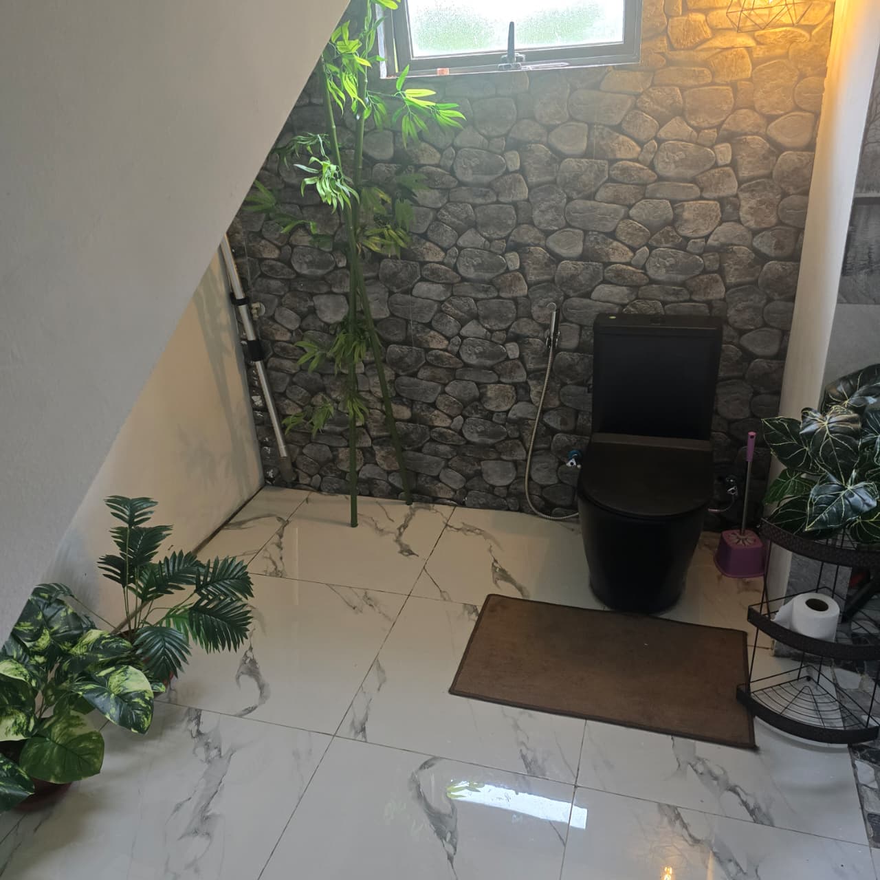 FOR SALE MODERN FAMILY HOME – CIRCONSTANCE