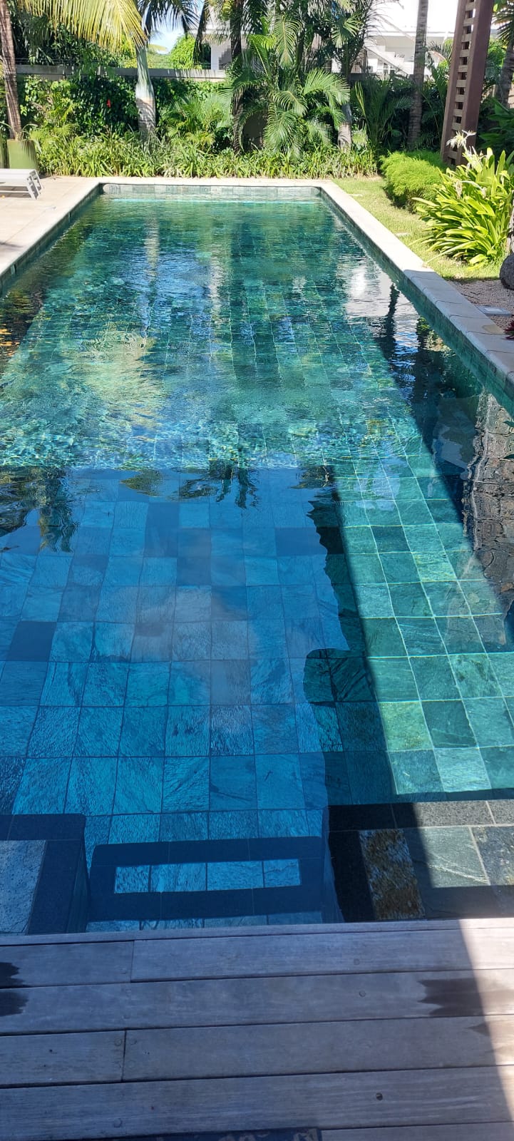 Nettoyage de Piscine Avant et Après  à travers l’île Maurice