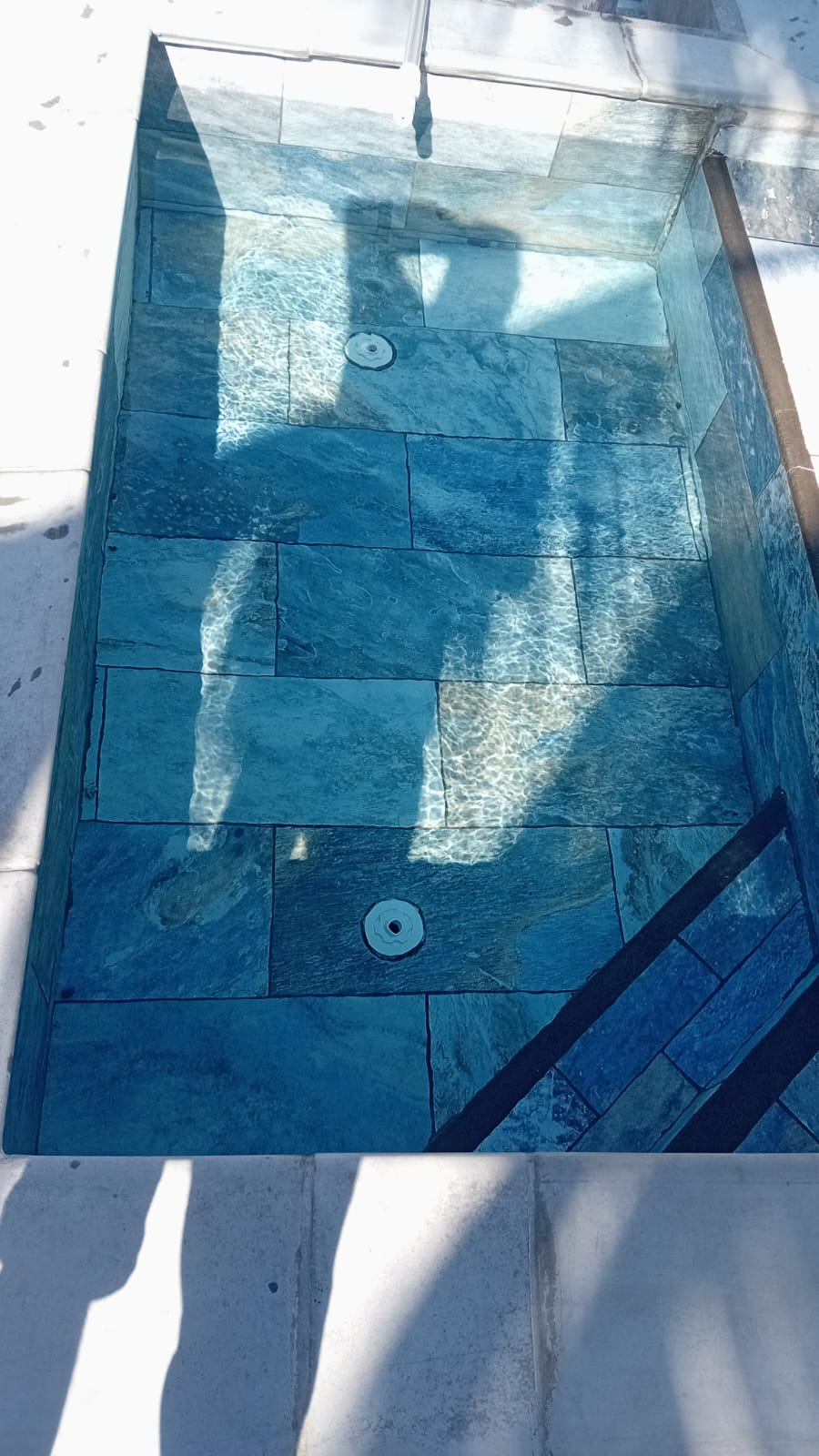 Redressement rapide de l’eau de piscine en 2 jours – Bain Bœuf, Pereybère